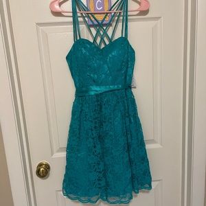 NEW WITH TAGS Windsor Juniors Strapped Cocktail Dress Jade Floral